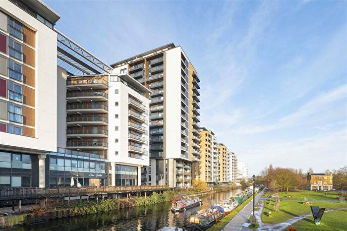 2 Bedroom Flat For Sale In Cadmium Square, Bethnal Green, E2
