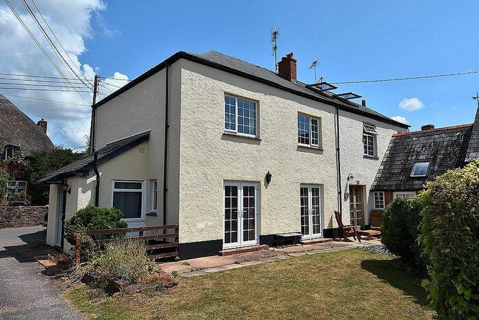 3 Bedroom Cottage For Sale In Poltimore, Exeter, EX4