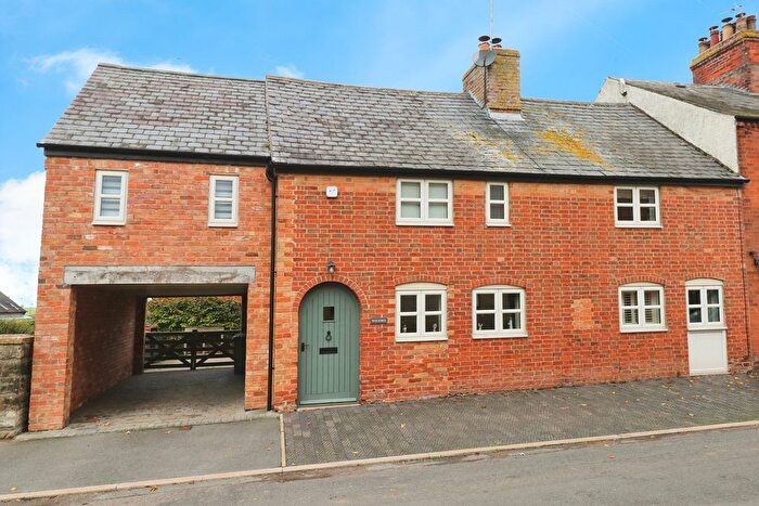 4 Bedroom Semi-detached House For Sale In Church Street, Rugby, CV23