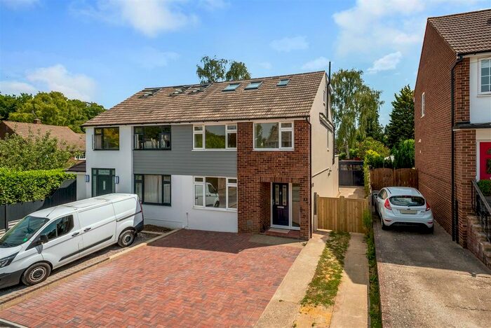 4 Bedroom Semi-Detached House To Rent In Long Walk, Istead Rise, Gravesend, DA13