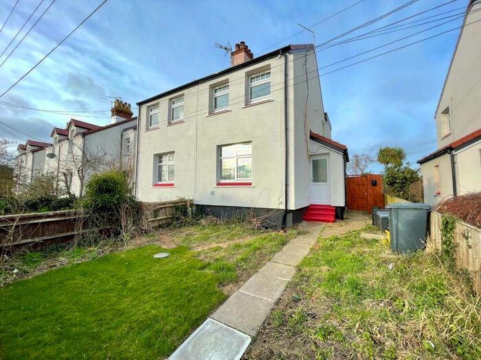 1 Bedroom Apartment To Rent In Seaview Terrace, Castle Lane, Hadleigh, SS7