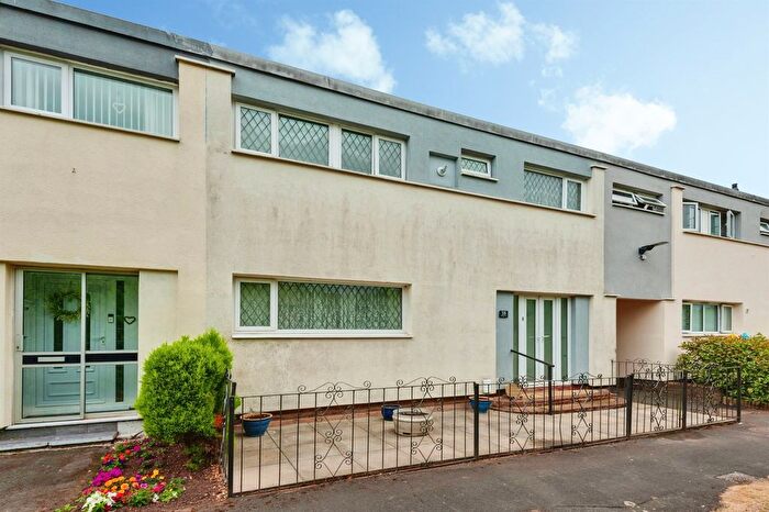 4 Bedroom End Of Terrace House For Sale In Limekiln Row, Castlefields, Runcorn, WA7