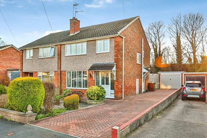 3 Bedroom Semi Detached House For Sale In Barnfield, Wilford, Nottingham, NG11