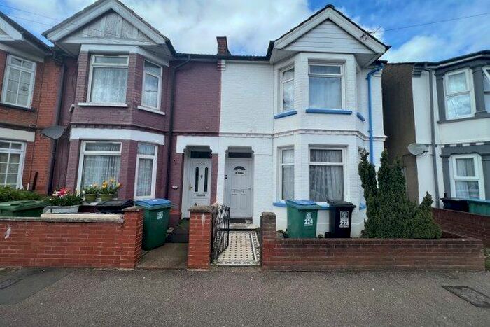 3 Bedroom Property To Rent In Whippendell Road, Watford, WD18