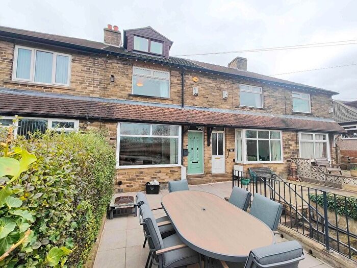 3 Bedroom Terraced House For Sale In Thornhills Lane, Clifton, HD6