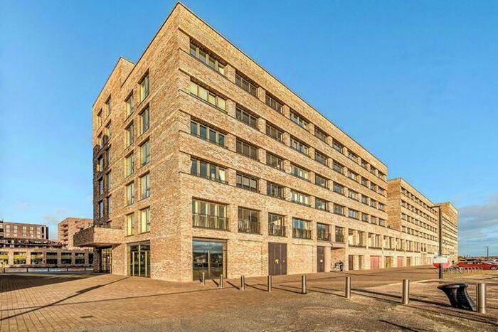 2 Bedroom Flat To Rent In Rendel Apartments, Lock Side Way, Gallions Reach, Becktons, London, E16