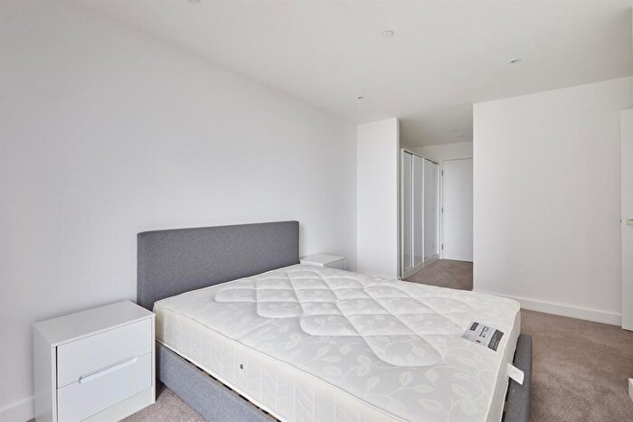 2 Bedroom Apartment To Rent In South Tower, Owen Street, M15