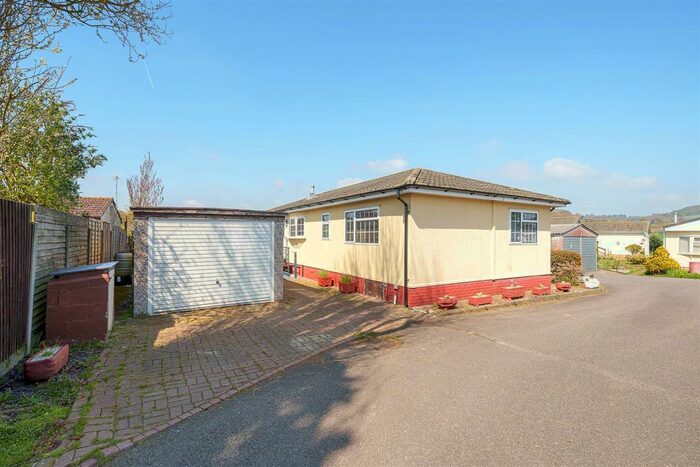 2 Bedroom Park Home For Sale In Forstal Lane, Harrietsham, Maidstone, ME17