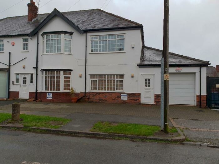 2 Bedroom Flat To Rent In Millersdale Road, Mossley Hill, Liverpool, Merseyside, L18