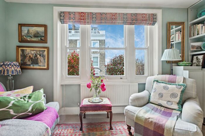 1 Bedroom Terraced House To Rent In Campden Hill Gardens, Campden Hill, W8