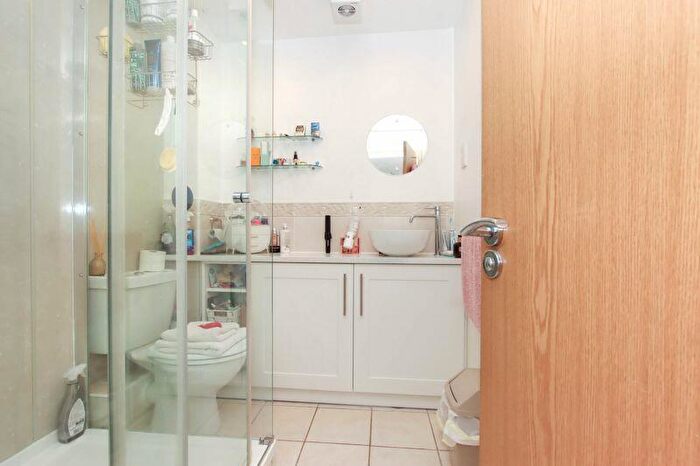 2 Bedroom Flat For Sale In Gadebury Heights, Hemel Hempstead, HP1