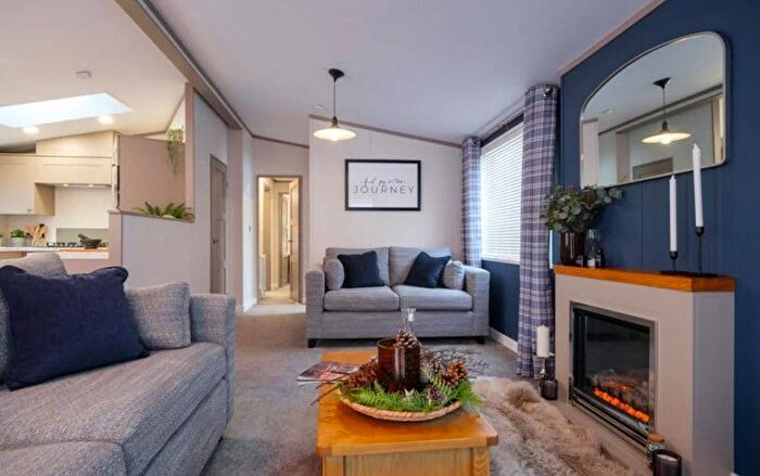 2 Bedroom Lodge For Sale In Mawgan Porth, Newquay, TR8