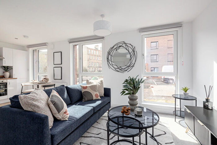 2 Bedroom Apartment To Rent In Etna Street, Glasgow, G41