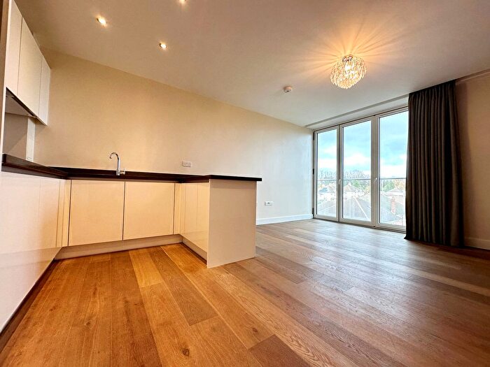 2 Bedroom Flat To Rent In Berwick House, Orpington, BR6