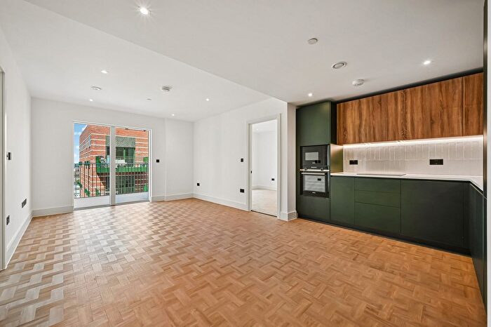 2 Bedroom Flat To Rent In Provence Apartments, One Clapham, London, SW11