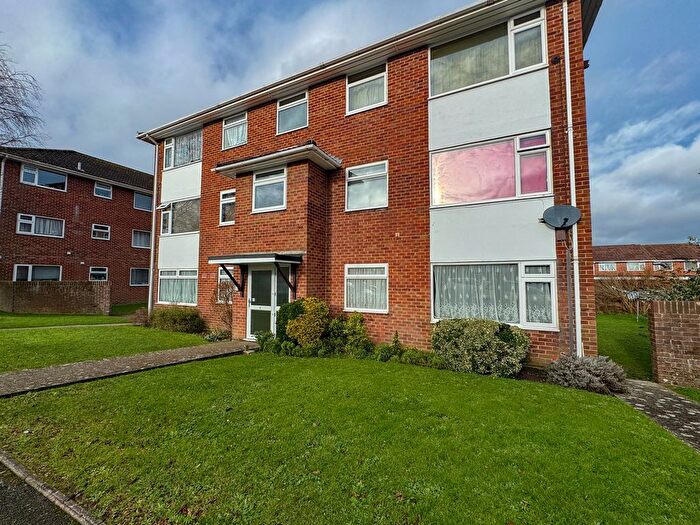 2 Bedroom Flat For Sale In Symes Road, Poole, BH15
