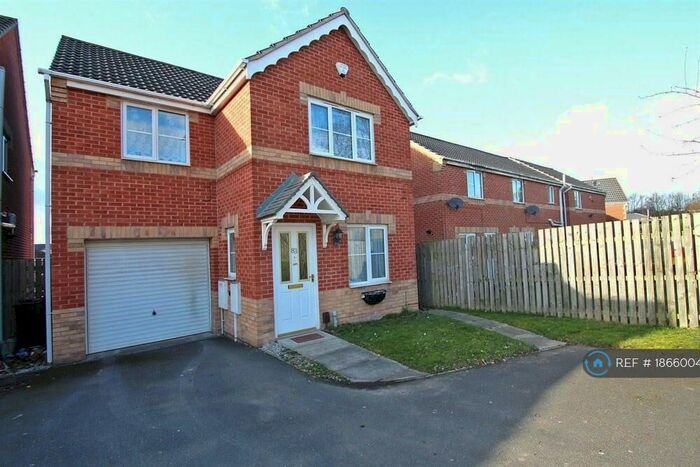 3 Bedroom Detached House To Rent In Park Lane, Nottingham, NG6