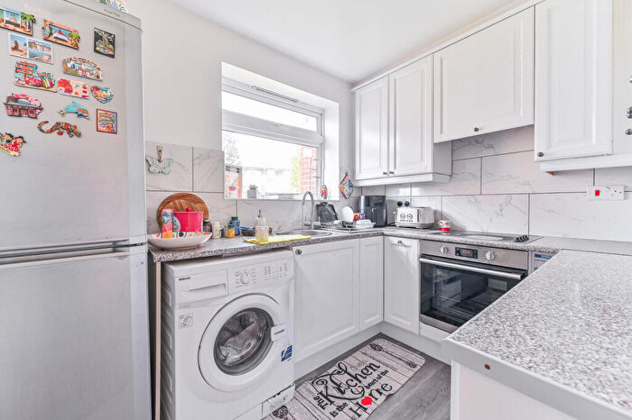 1 Bedroom Flat For Sale In Kelso Court, Anerley Park, Anerley, London, SE20