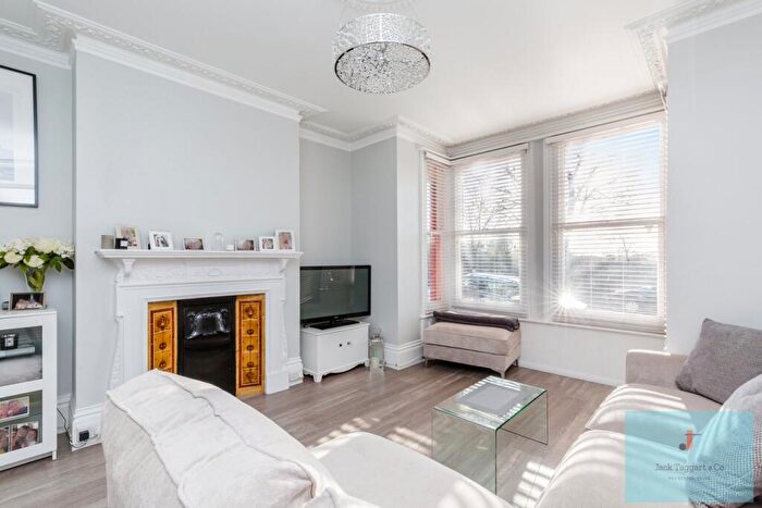 1 Bedroom Apartment For Sale In Preston Drove, Brighton, BN1