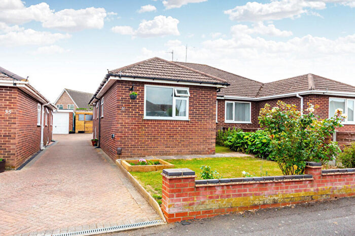 3 Bedroom Semi-Detached Bungalow For Sale In Morris Avenue, Rushden, NN10