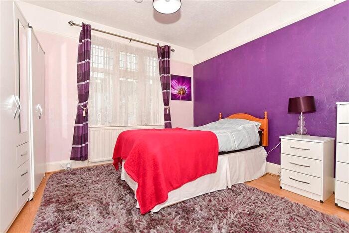 4 Bedroom Detached Bungalow For Sale In Newington Road, Ramsgate, Kent, CT12