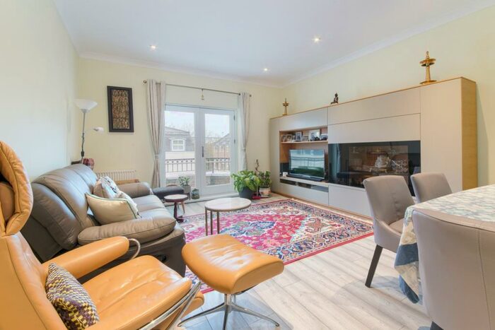 2 Bedroom Flat To Rent In North Point, Camden Road, Camden, NW1