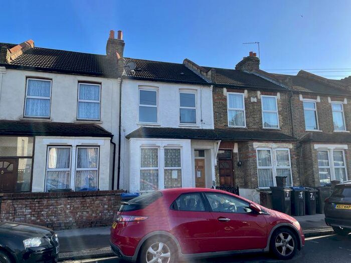 3 Bedroom Terraced House To Rent In Refurbished Three Bedroom Terraced House In A Great Location., CR0
