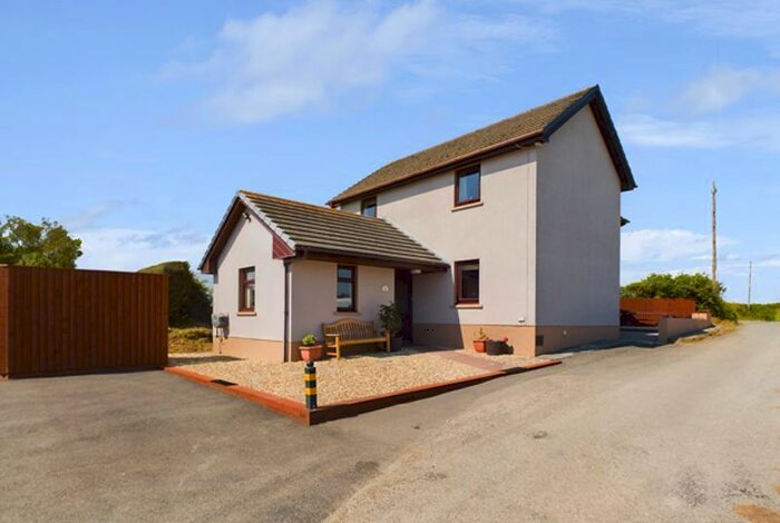 4 Bedroom Detached House For Sale In Pentremeurig Road, Carmarthen, SA33