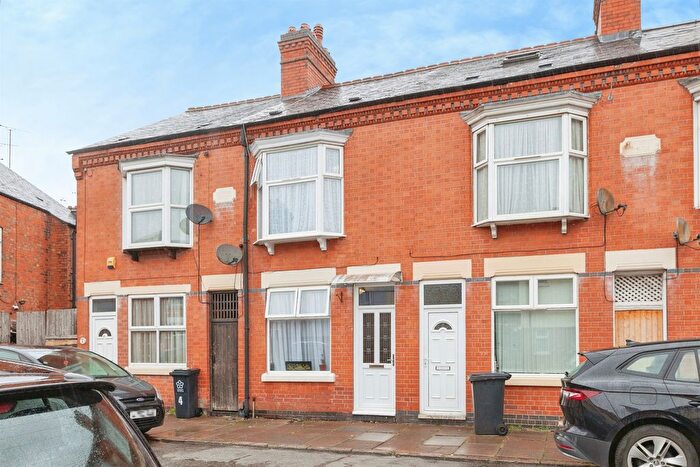 3 Bedroom Terraced House For Sale In Quenby Street, Leicester, LE5