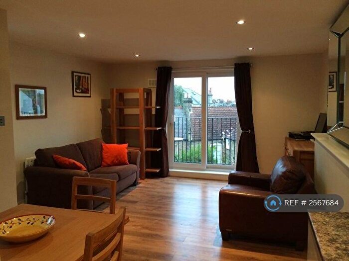 1 Bedroom Flat To Rent In Sisters Avenue, London, SW11