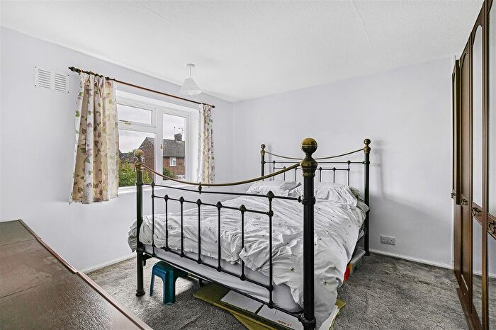 3 Bedroom Terraced House For Sale In Burnett Square, Hertford, SG14
