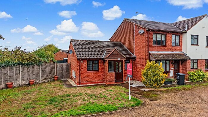 1 Bedroom Semi-Detached Bungalow For Sale In Larkins Close, Baldock, SG7