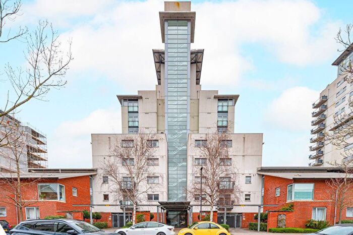 2 Bedroom Flat To Rent In Erebus Drive, Woolwich, London, SE28