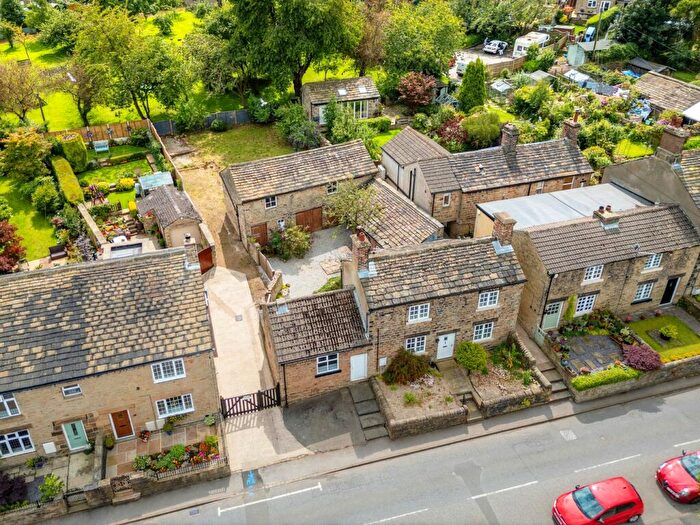 4 Bedroom Detached House For Sale In Darton Road, Cawthorne, Barnsley, S75