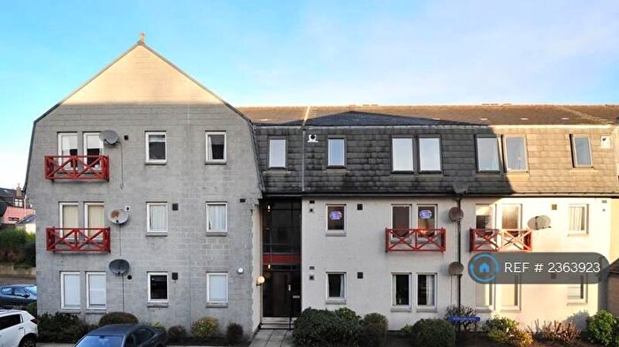 2 Bedroom Flat To Rent In Gairn Terrace, Aberdeen, AB10