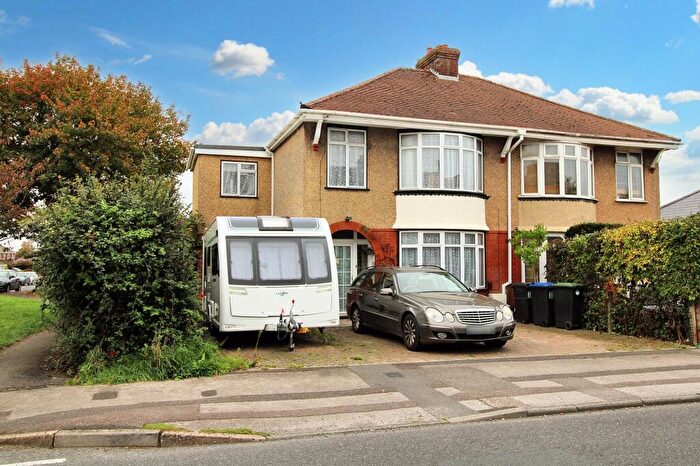 4 Bedroom Semi-Detached House For Sale In Queen Alexandra Road, Salisbury, SP2