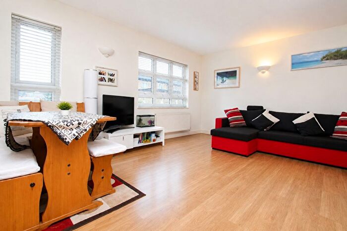 1 Bedroom Flat To Rent In Fuscia Court, Elvedon Road, Feltham, TW13