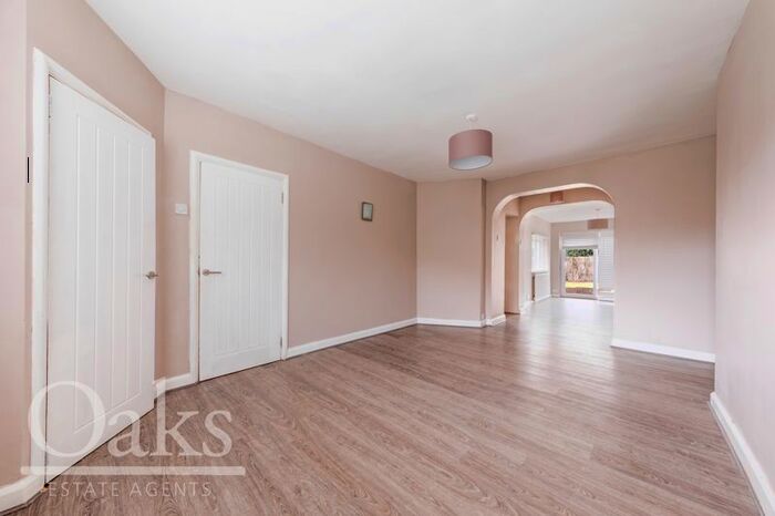 3 Bedroom Semi-Detached House To Rent In Rees Gardens, Croydon, CR0