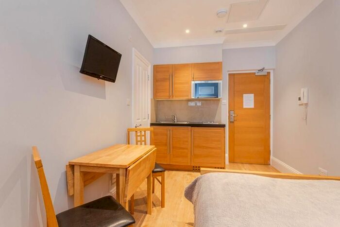Studio To Rent In Courtfield Gardens, Kensington, London, SW5