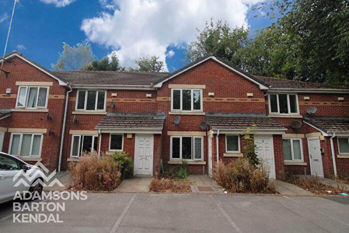 2 Bedroom Apartment For Sale In Heights Court, Cronkeyshaw, OL12