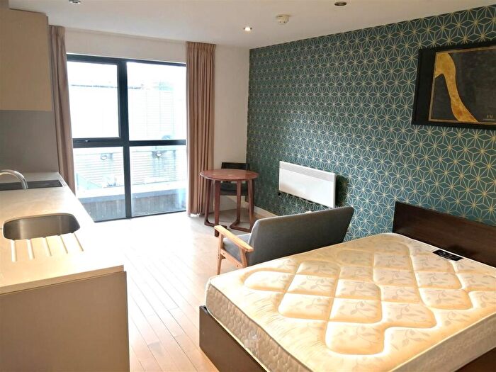 Apartment To Rent In Produce Exchange Building, Liverpool, L2