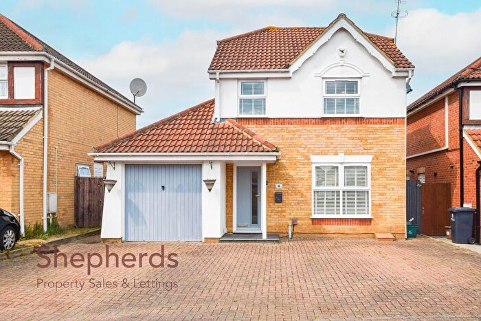 4 Bedroom Detached House For Sale In Norwood Road, Cheshunt, EN8