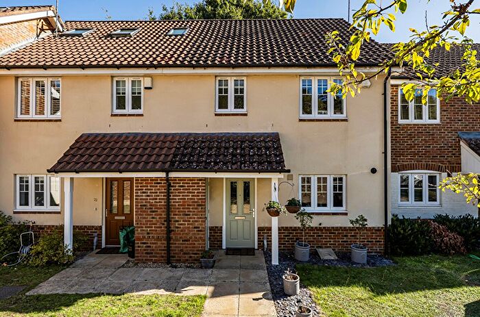 3 Bedroom Terraced House For Sale In Badgers Rise, Woodley, Reading, RG5
