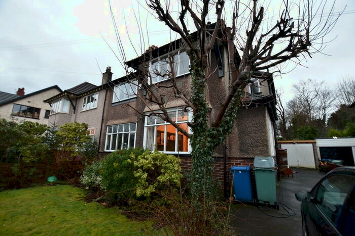 4 Bedroom Semi-Detached House To Rent In Perrymead, Prestwich, Manchester, M25