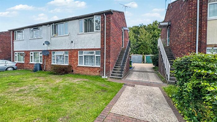 2 Bedroom Flat To Rent In Beta Road, Farnborough, GU14