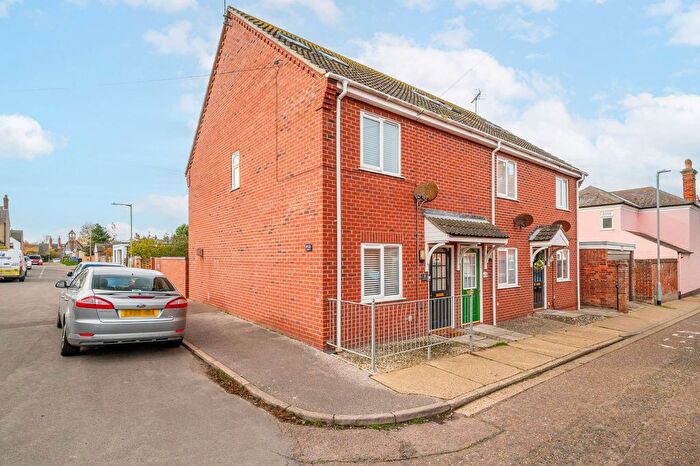 3 Bedroom End Terrace House For Sale In Harold Road, Lowestoft, NR33
