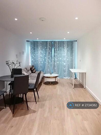 2 Bedroom Flat To Rent In Beaufort Square, London, NW9
