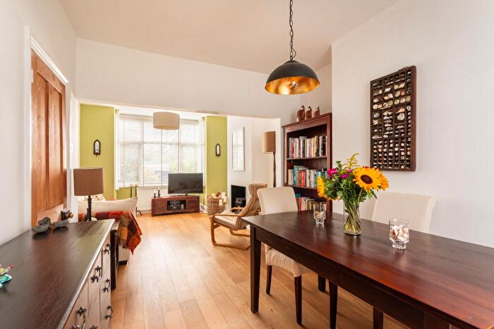3 Bedroom Terraced House For Sale In Scarborough Road, Brighton, BN1