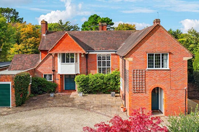 5 Bedroom Detached House For Sale In Woodside Avenue, Beaconsfield, HP9