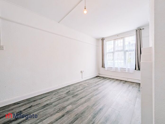 2 Bedroom Flat To Rent In Kingsbury Road, London, NW9